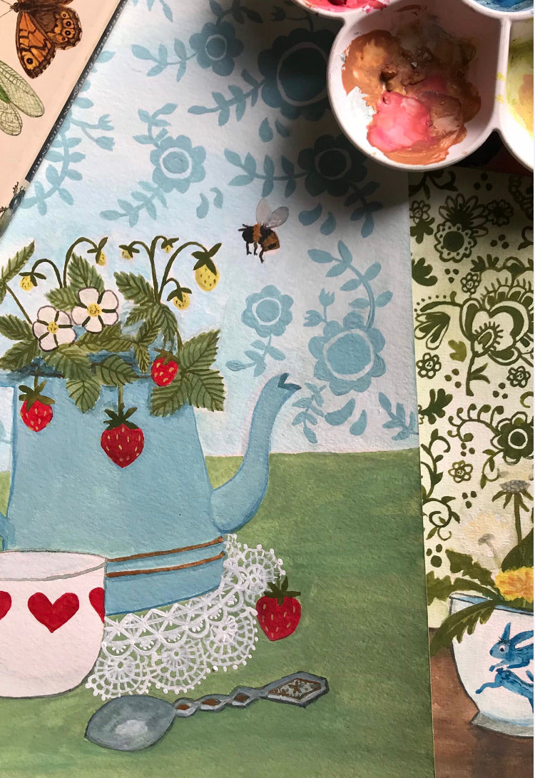 Schilderij Aardbei | Handgeschilderd Stilleven met Aardbeienplant in licht blauwe theepot