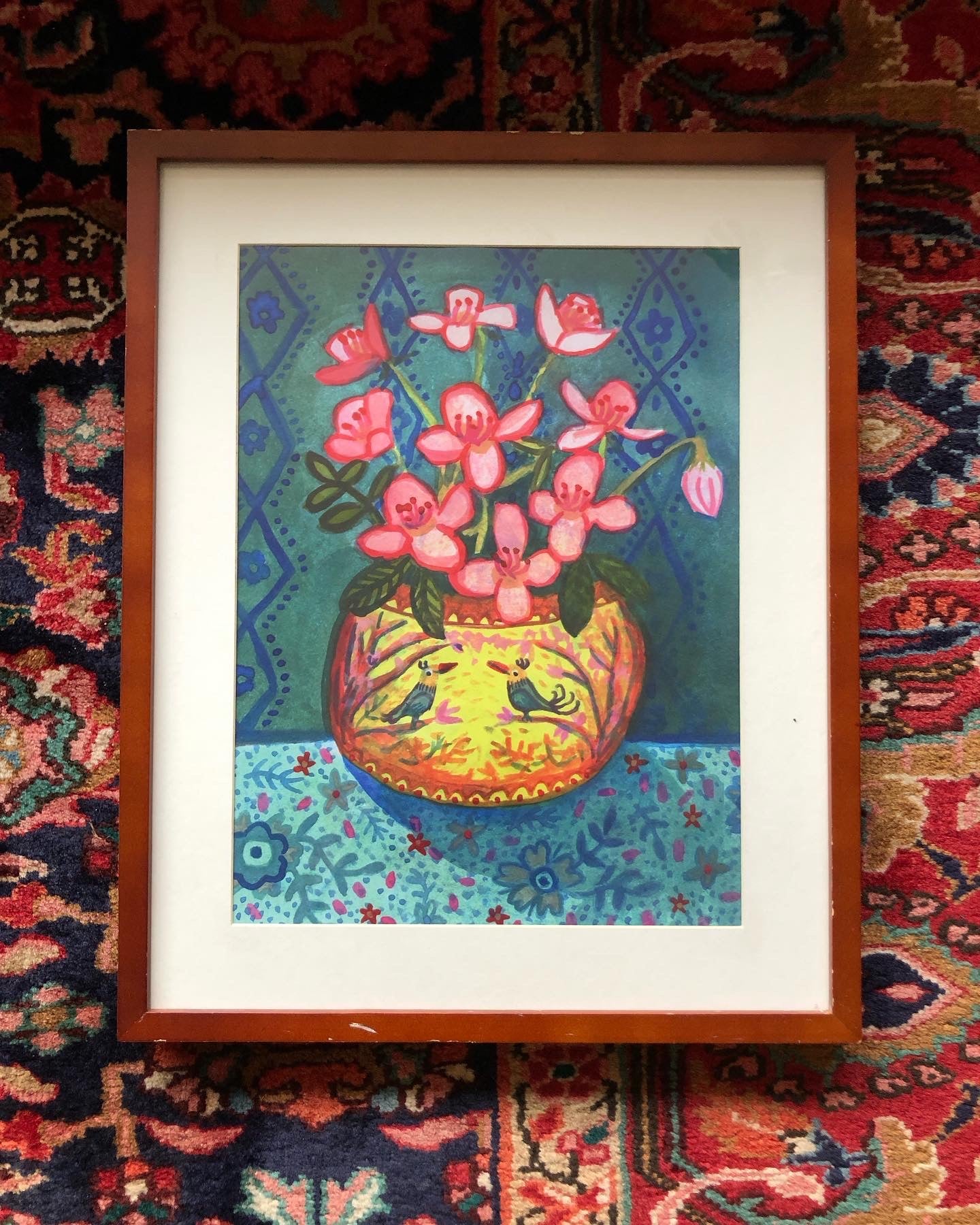 Poster Pastelkleurig bloem stilleven met Roze Clematis in geel Orientaalse Vaas