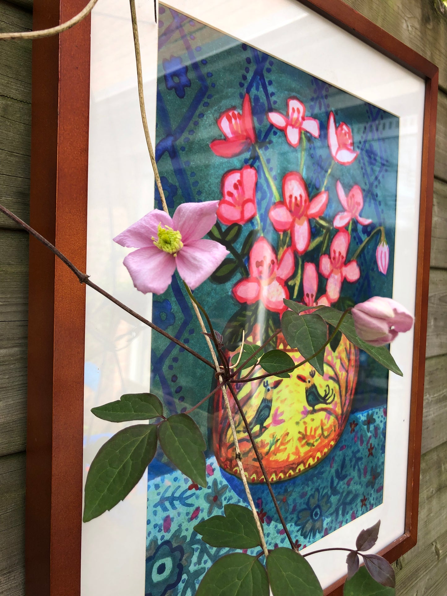 Poster Pastelkleurig bloem stilleven met Roze Clematis in geel Orientaalse Vaas